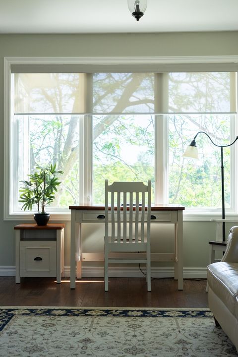 Work Station/Desk for Business Travelers with Plenty of Natural Light 