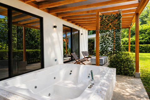 Jacuzzi
