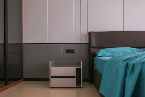 Bedroom 2 with a king bed  (First floor)