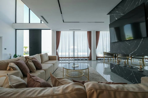 Living room (Ground floor)