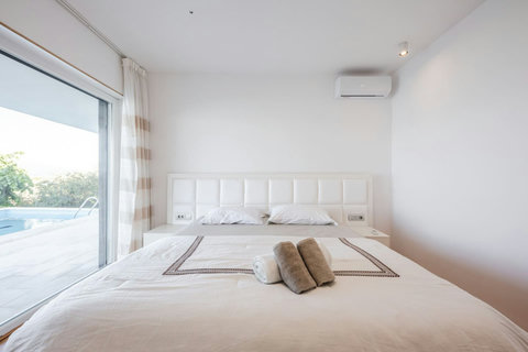 Bedroom 4 - Double room (King size | Ground floor)