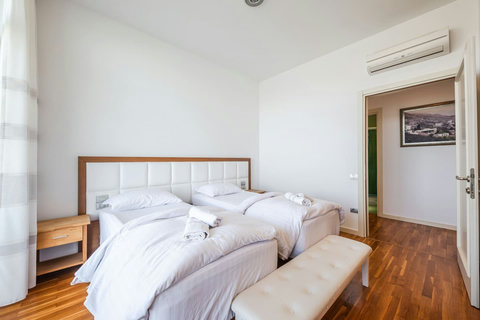 Bedroom 2 - Double room (Two single beds that can be transformed in a double bed | First floor)