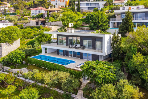 View of the villa (East)