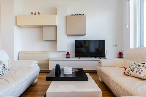 Living Room Details (First Floor)