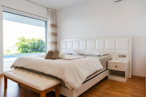 Bedroom 4 - Double room (King size | Ground floor)