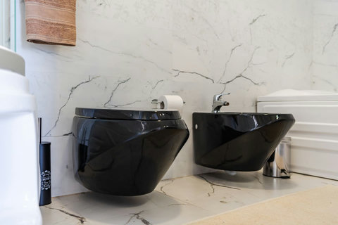 Bathroom 1 (Ensuite to Bedroom 1 | First floor)