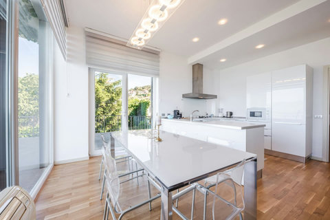 Dining Area (First Floor)