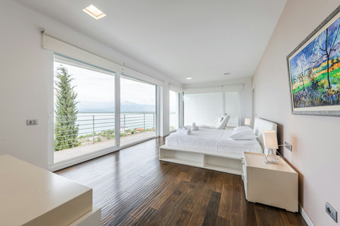 Bedroom 1 with a king bed  (First floor)