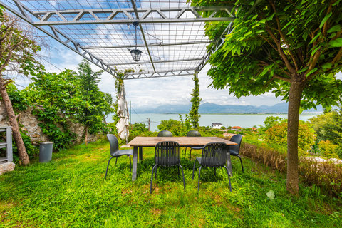 BBQ area and outside dining area