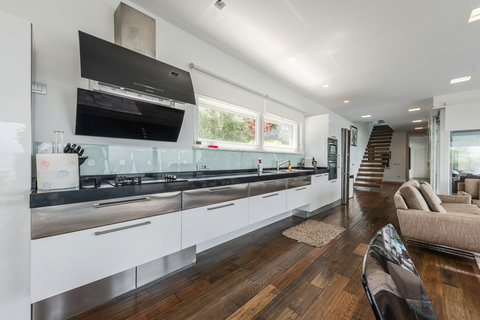 Fully-equipped kitchen