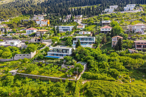 View of the villa (West)