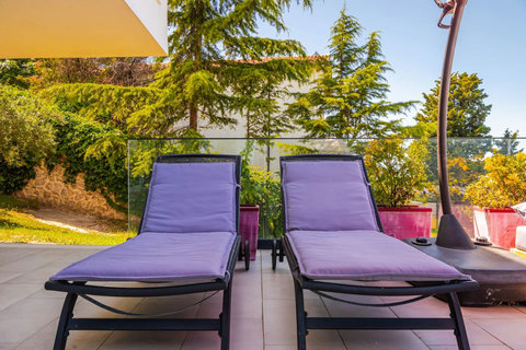 Pool & Jacuzzi Details