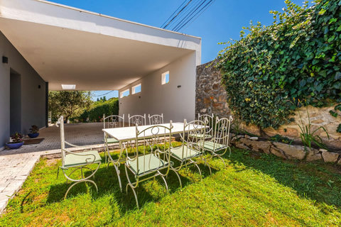Dinning Area in Garden