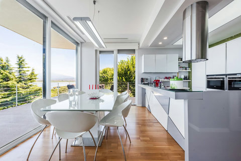 Dining Area (First Floor)