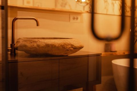 Bathroom 1 details (Ensuite to bedroom 1)