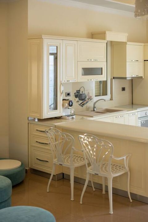 Fully-equipped kitchen