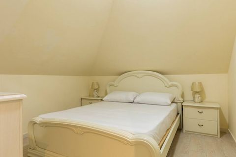 Bedroom 4 with a double bed (First floor)