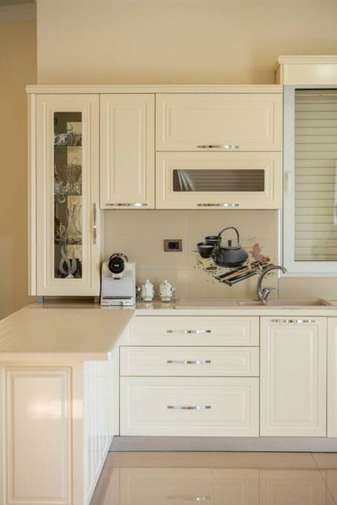 Fully-equipped kitchen