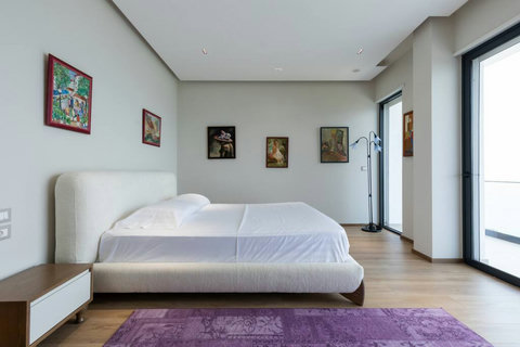 Bedroom 1 with a king bed (First floor)