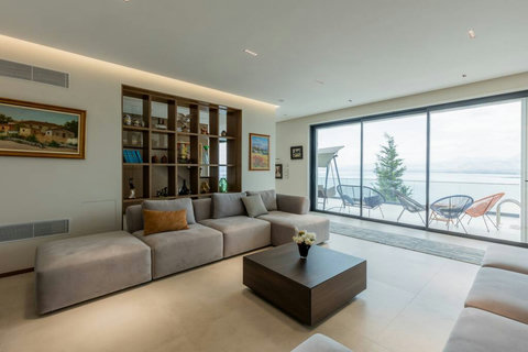 Living room (Ground floor)