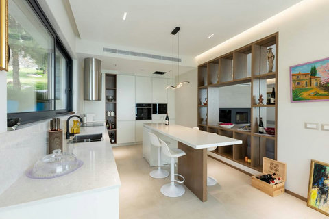 Fully-equipped kitchen