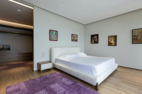 Bedroom 1 with a king bed (First floor)