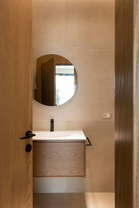 Bathroom 4 details (Ensuite to bedroom 4)