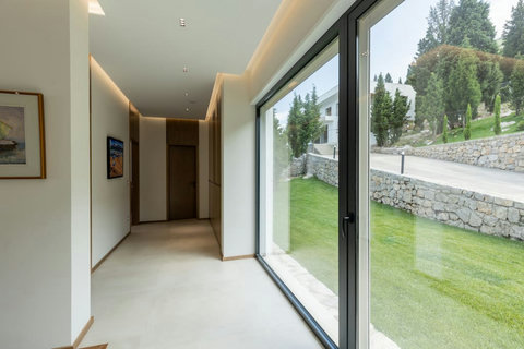 Hallway (Ground floor)