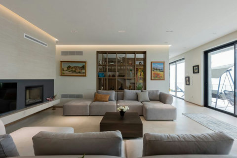 Living room (Ground floor)