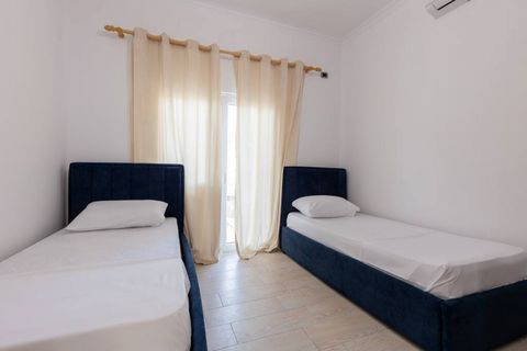 Bedroom 2 with two single beds (Ground floor)