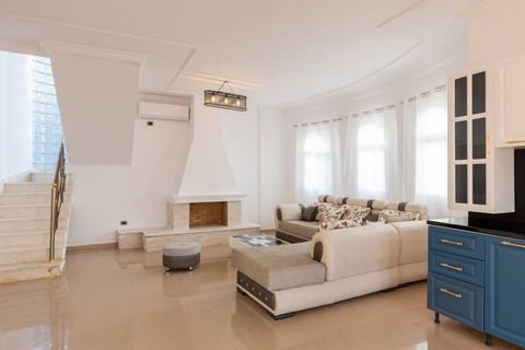 Living room (Ground floor)