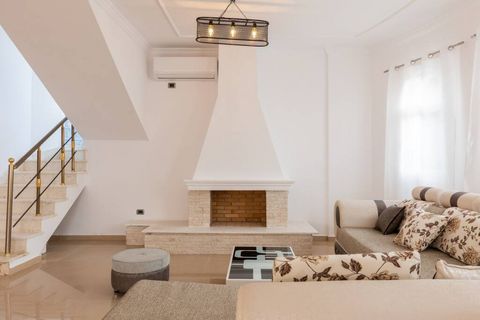 Living room (Ground floor)