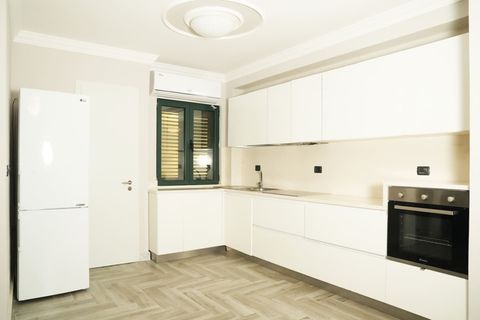 Fully-equipped kitchen (Ground floor)
