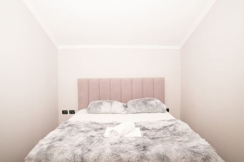 Bedroom 3 with a double bed (King size | first floor)