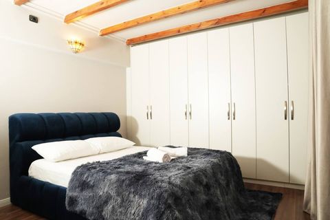 Bedroom 2 with a double bed (King size | first floor)