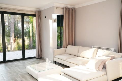 Living room (Ground floor)