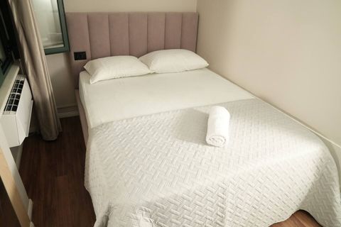Bedroom 4 with a double bed (King size | first floor)