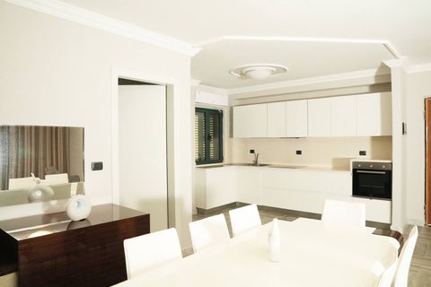 Fully-equipped kitchen and dining area (Ground floor)