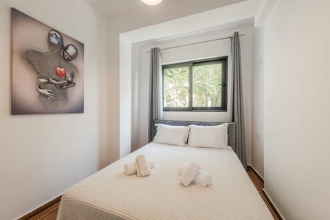 Bedroom with a double bed