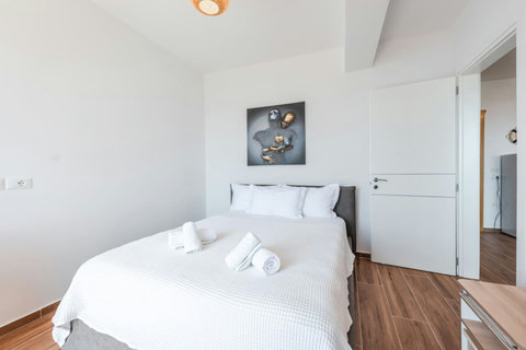 Bedroom with a double bed