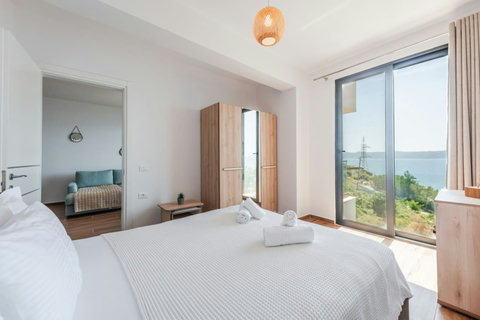 Bedroom with a double bed