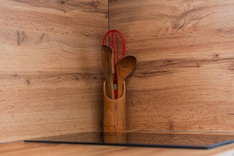 Fully-equipped kitchen details