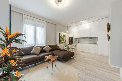 Living room & fully-equipped kitchen