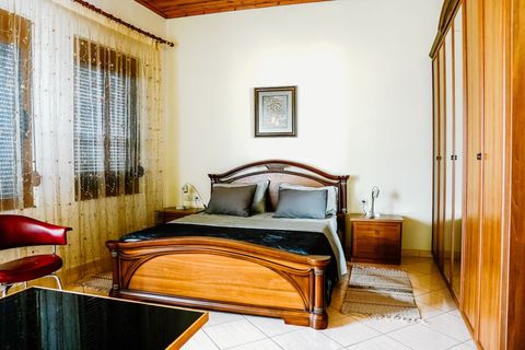 Bedroom 2 with a double bed (King Size)