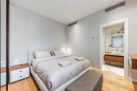 Bedroom 1 with a king bed (Ground floor)