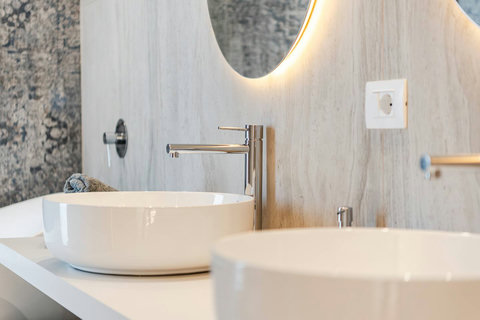 Bathroom 3 details (First floor)