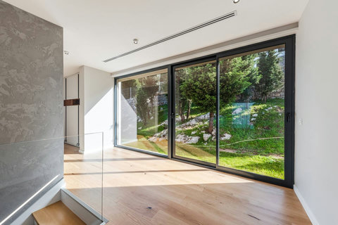 Hallway (First floor)