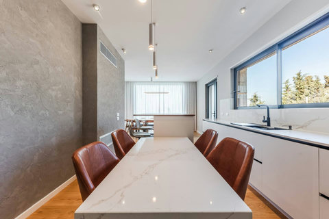 Fully-equipped kitchen (Ground floor)