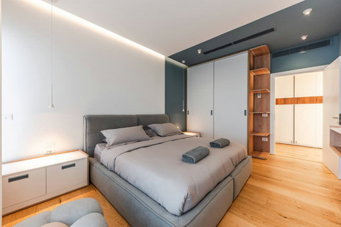 Bedroom 3 with a king bed (First floor)