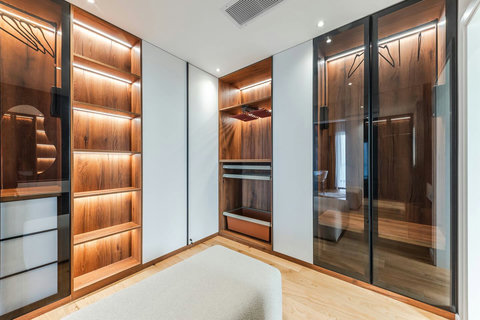 Bedroom 2 wardrobe (First floor)